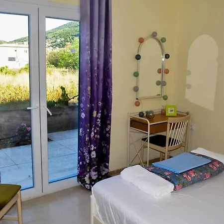 Holiday home Ibiskos